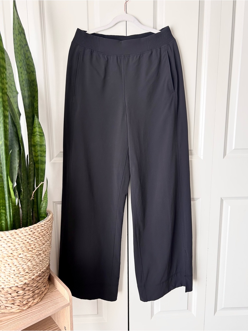Lululemon Women's Wide Leg Pants - Black